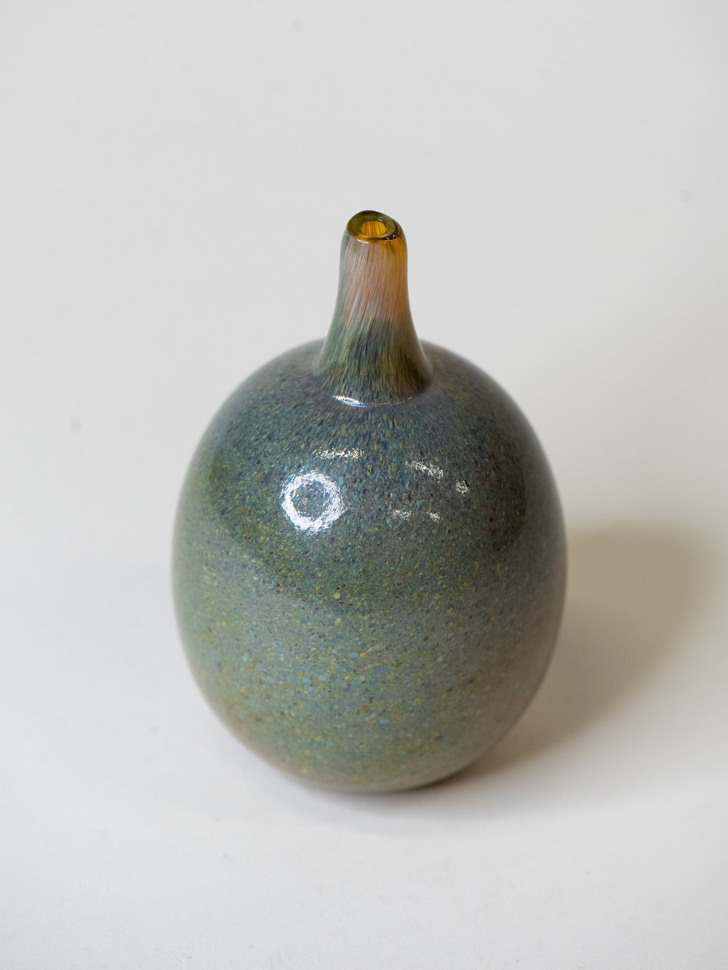 Art Glass Bottle by Oiva Toikka for Nuutajärvi - Pro Arte 'Mansikkapaikka'