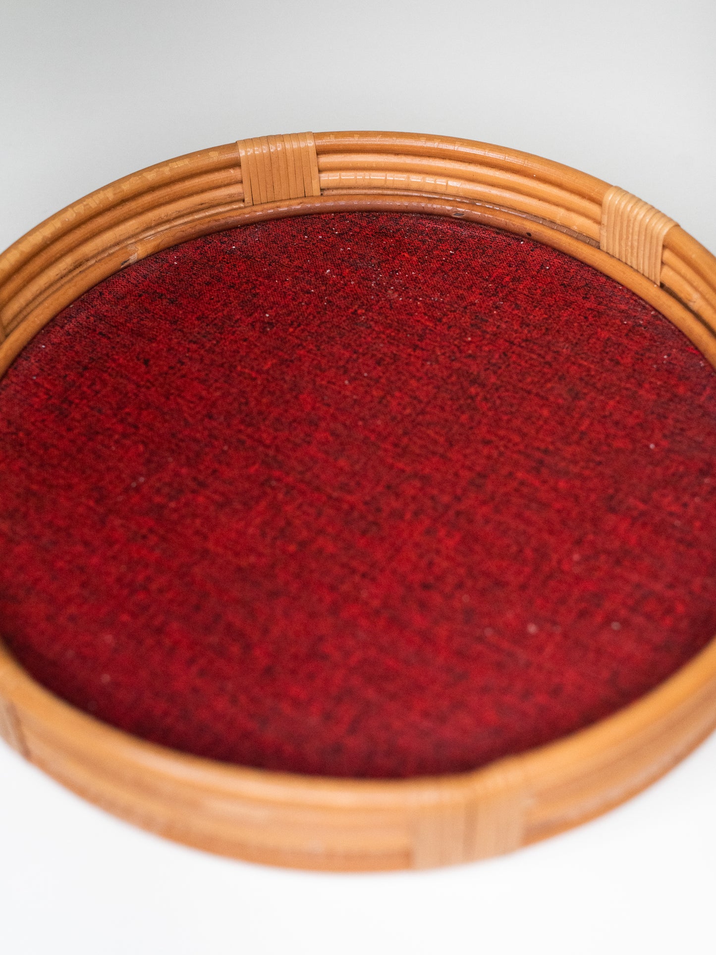 Vintage Round Rattan Tray with Red Base – Nordic, Mid-Century