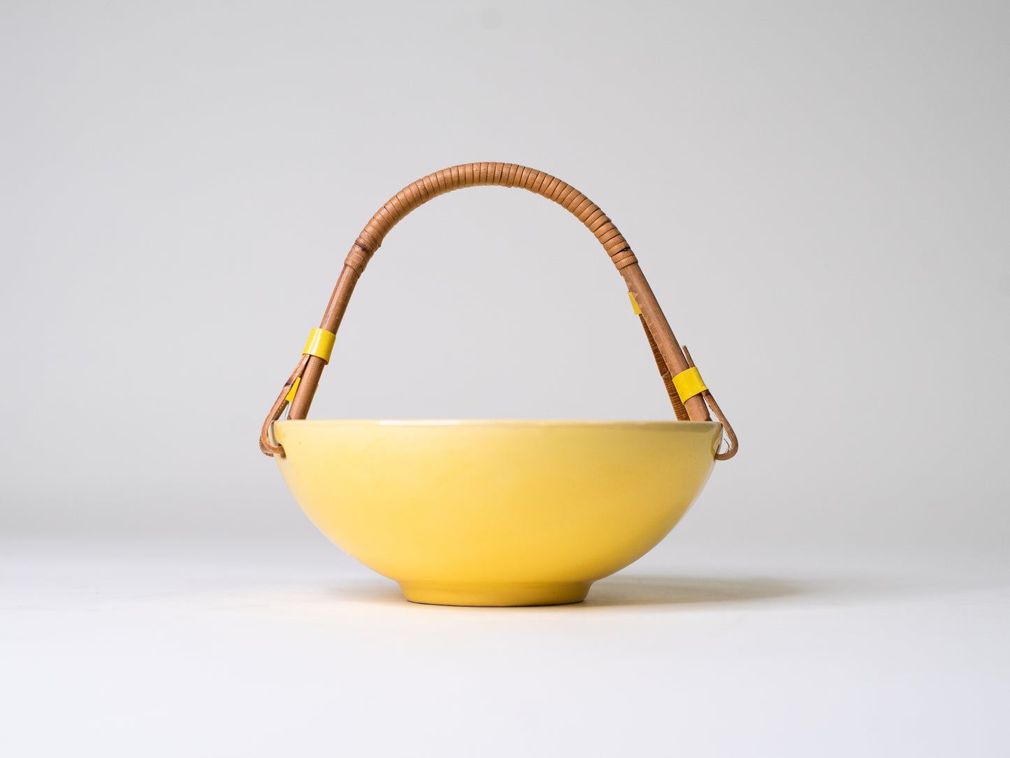 Vintage Modernist Ceramic Bowl with Rattan Handle - Kupittaan savi, Finland - Mid-Century
