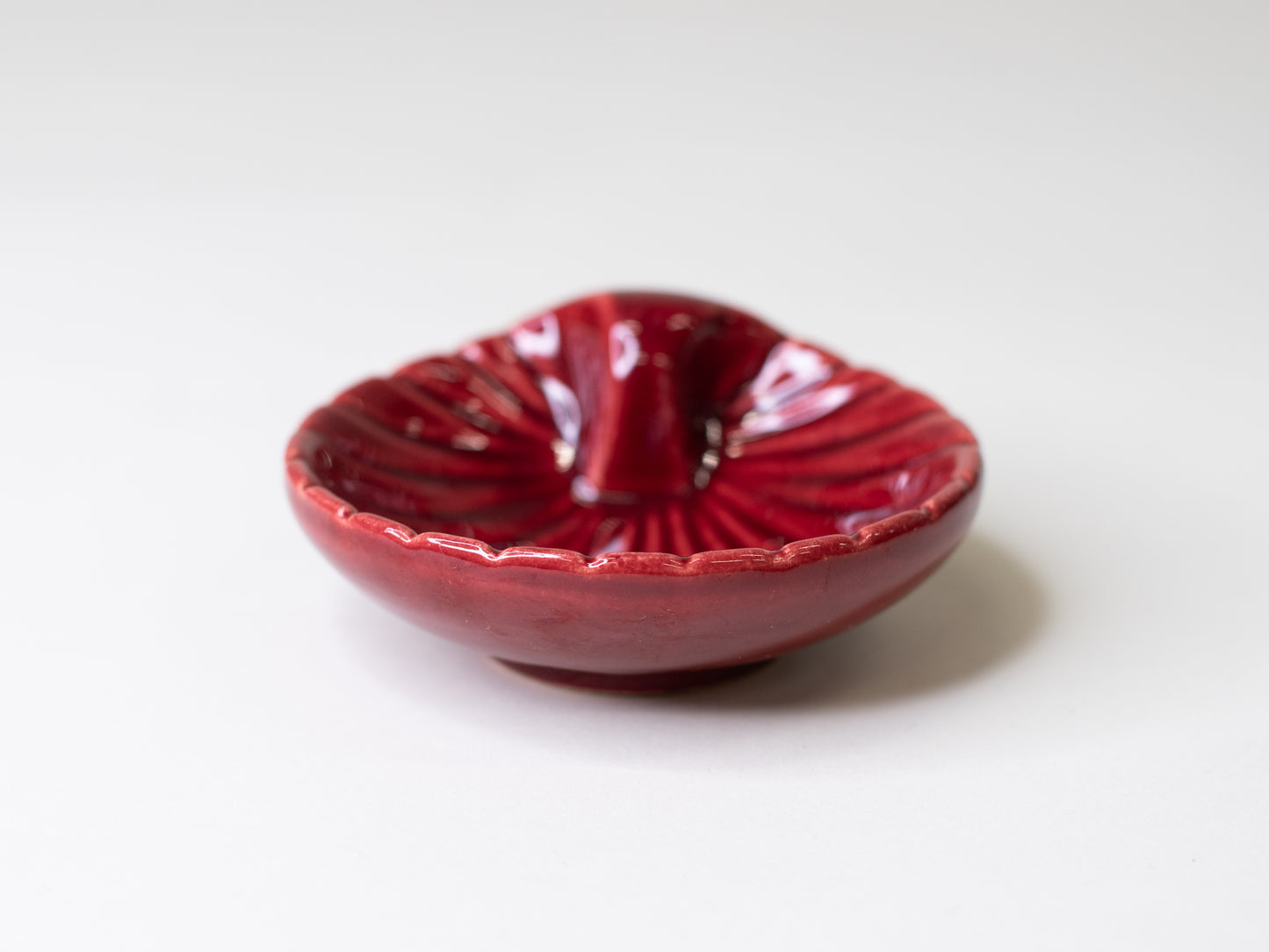 Vintage Shell-Shaped Mini Dish by Kupittaan Savi – Finland, Mid-Century
