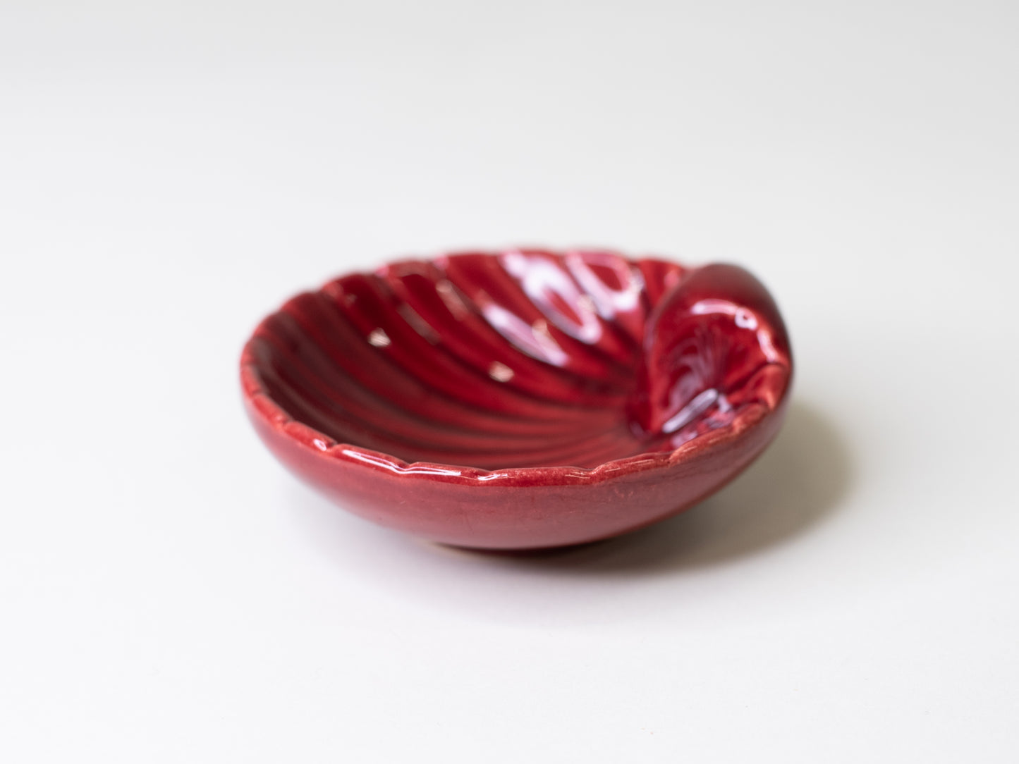 Vintage Shell-Shaped Mini Dish by Kupittaan Savi – Finland, Mid-Century