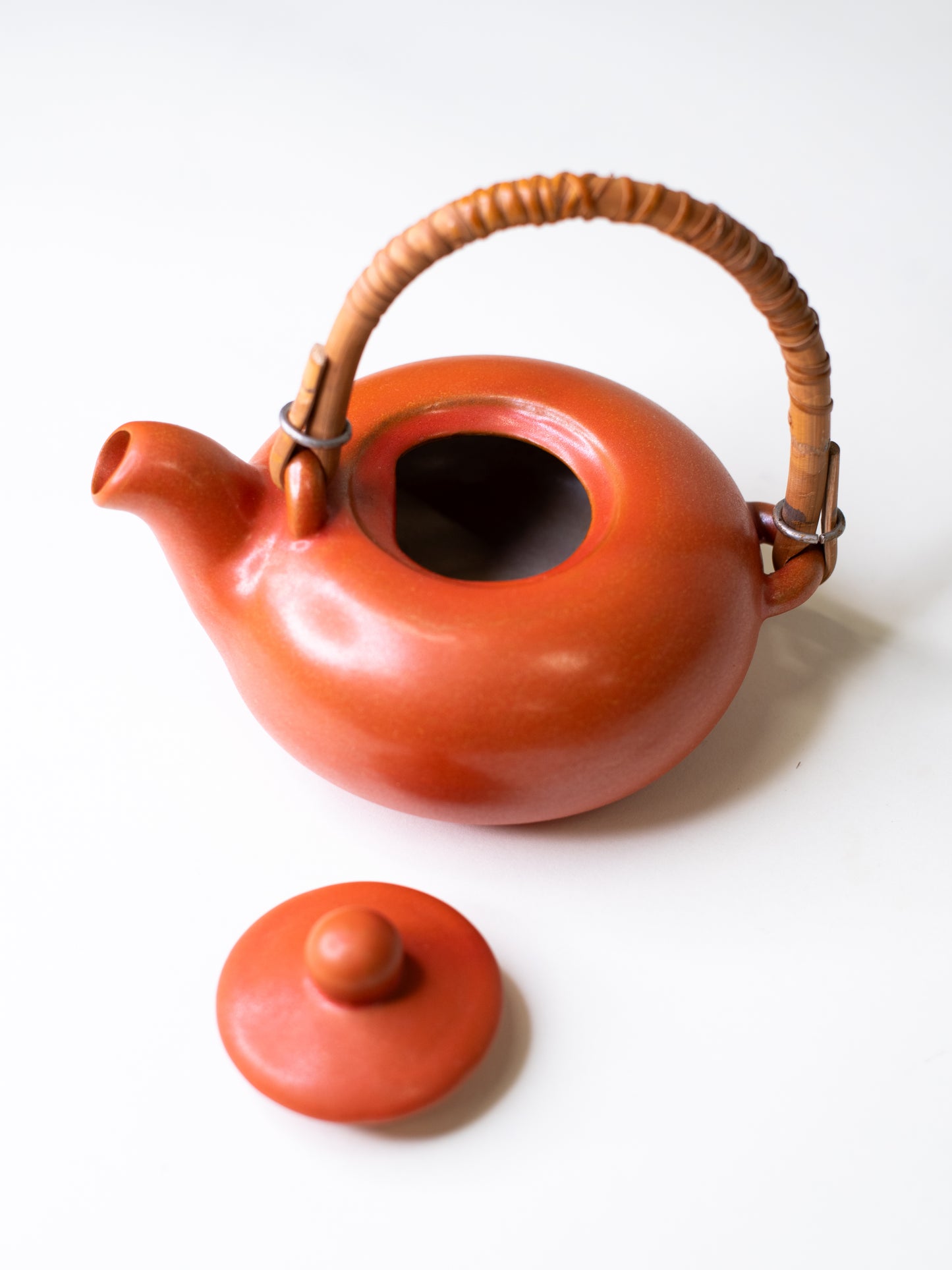 Kupittaan Savi Ceramic Pot with Rattan Handle – Finland, Mid-Century