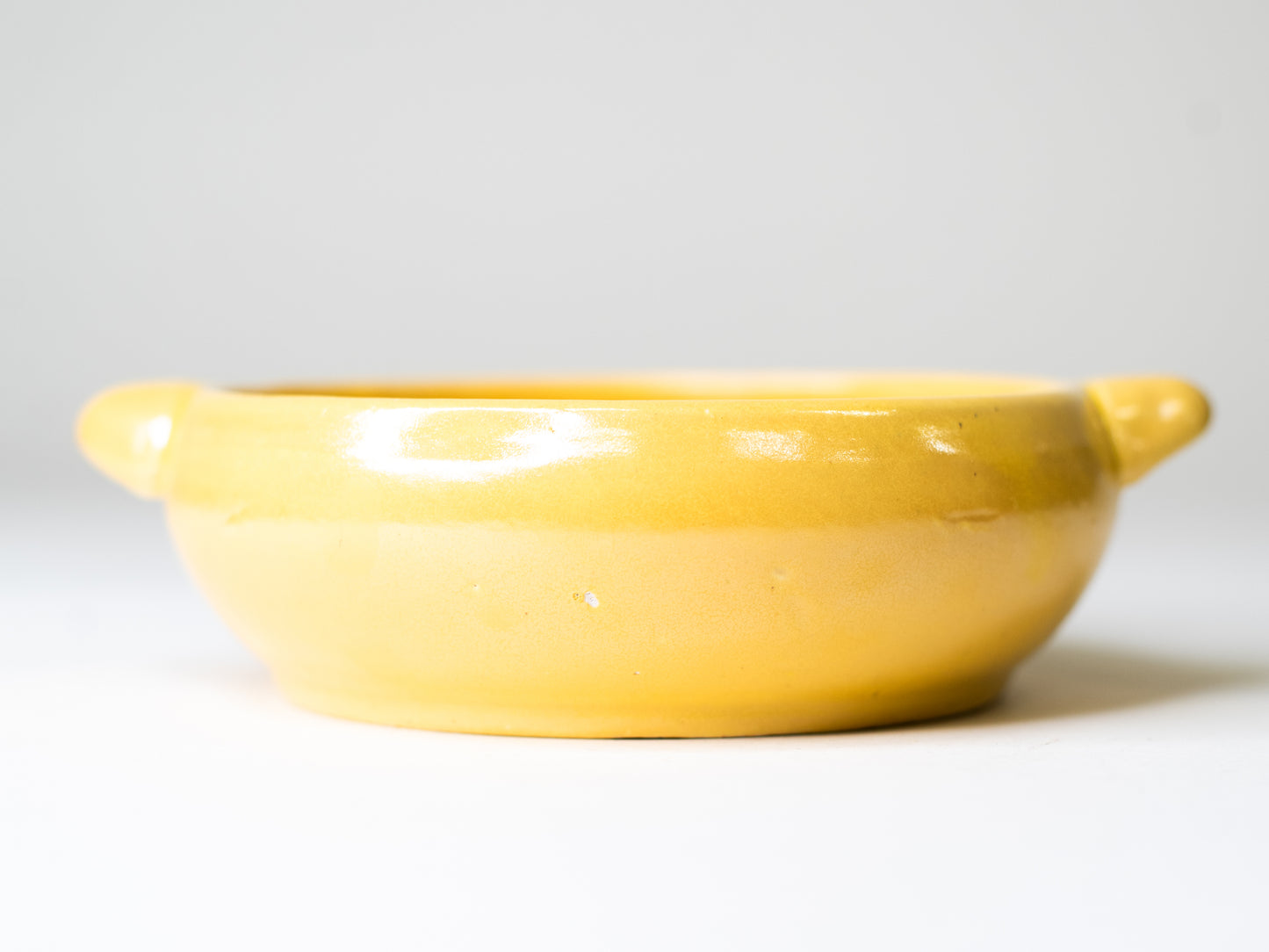Vintage Modernist Ceramic Bowl with Twin Handles - Kupittaan savi - Finland, Mid-Century