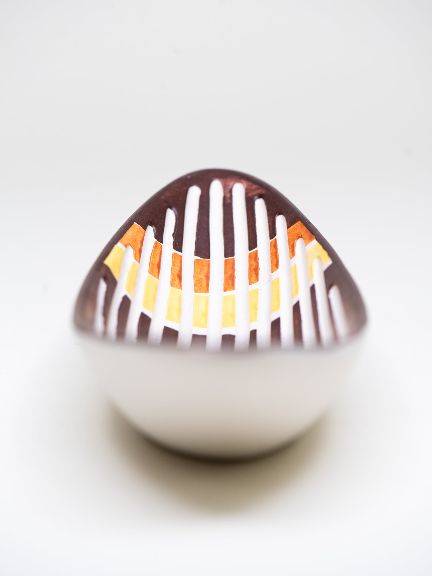 Mid-Century 1950s Ceramic Dishes – Hand-Painted ‘Hawaii’ Sgraffito - Set of Two