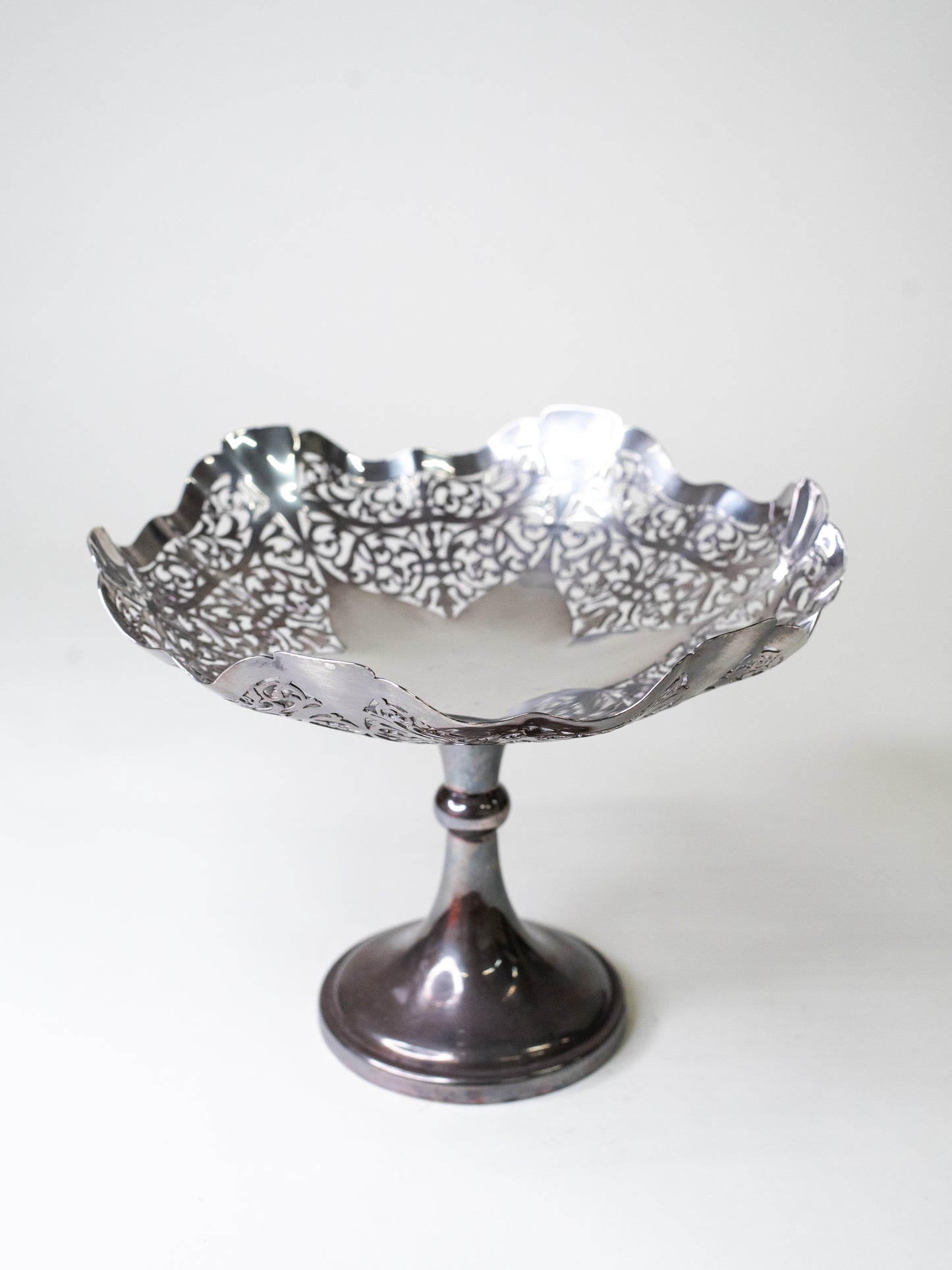 Vintage Silver-Plated Pedestal Bowl – England, Early 20th Century