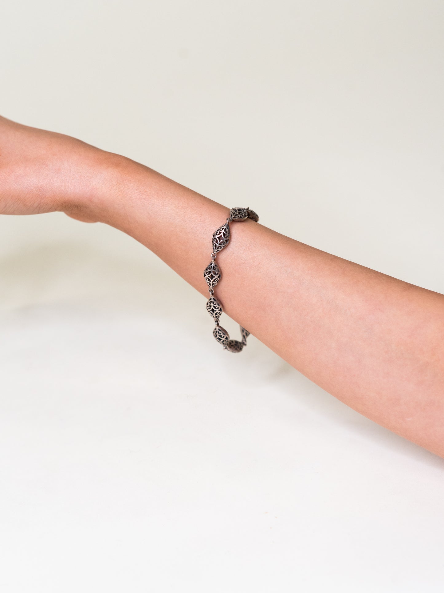 Vintage Silver Bracelet with Sculpted Silver Links