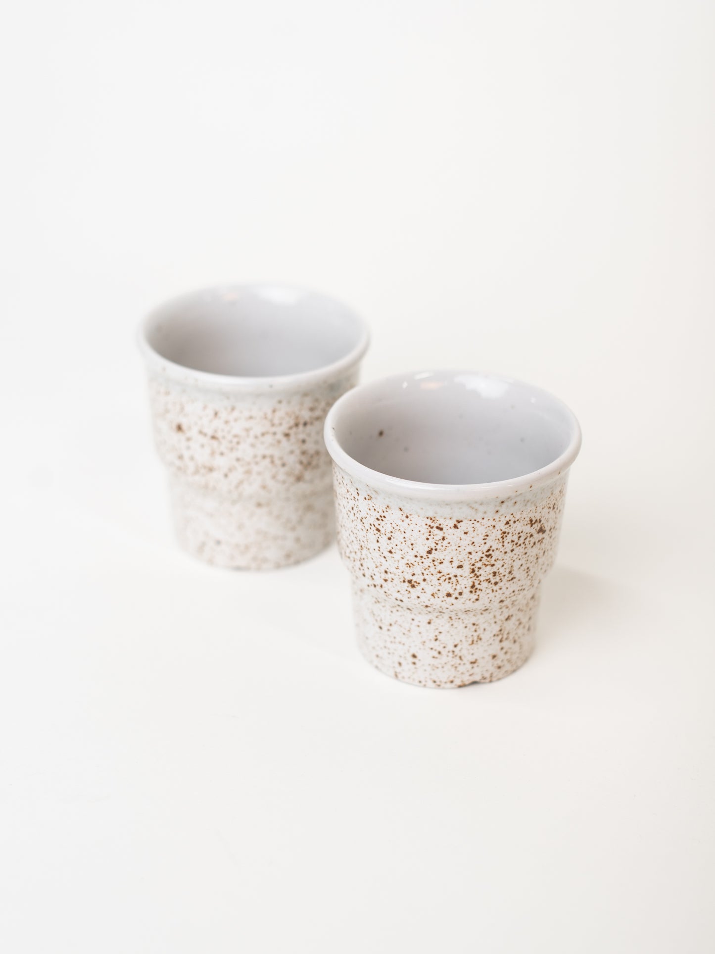 Pentik ‘Riekko’ Handleless Cups by Peter Winquist – Set of 2