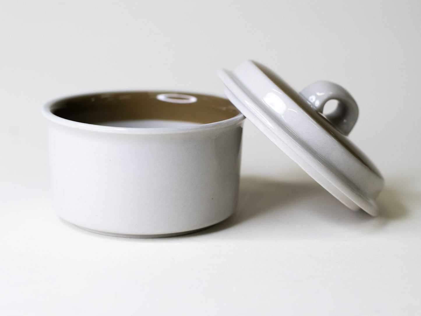 Arabia ’Oliivi’ Lidded Jar by Olga Osol - Finland, 1969